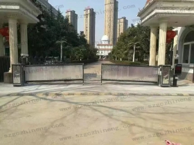 安徽省合肥第一人民醫(yī)院車牌識別及廣告道閘